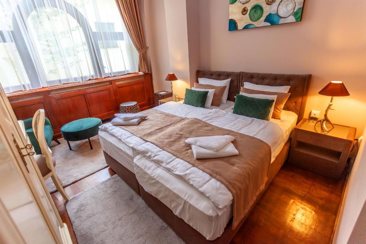 Отель Belga Boutique Panzio Дебрецен Экстерьер фото